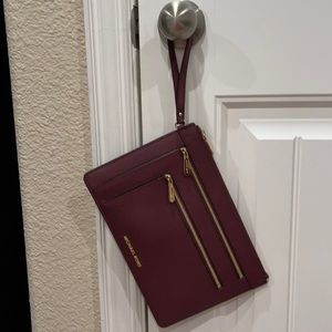 Michael Kors Jet Set XL Triple Clutch Wristlet